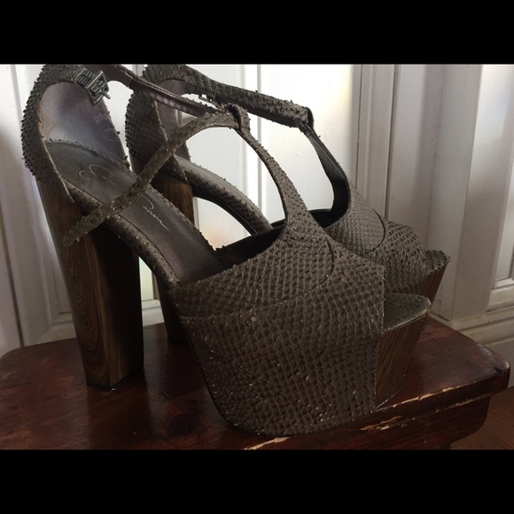 Jessica’s Simpson Faux Snakeskin Platforms - Picture 1 of 4